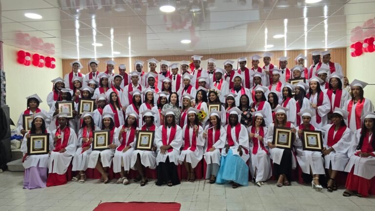 Orgullo y emoción en la graduación de la Promoción SIRIUS 2024-2025.
