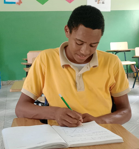 Redacción creativa: La deportación masiva de inmigrantes haitianos a su país.